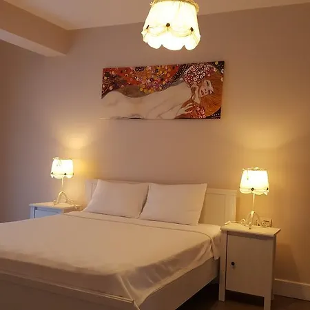 Azurevista Deluxe Apartment